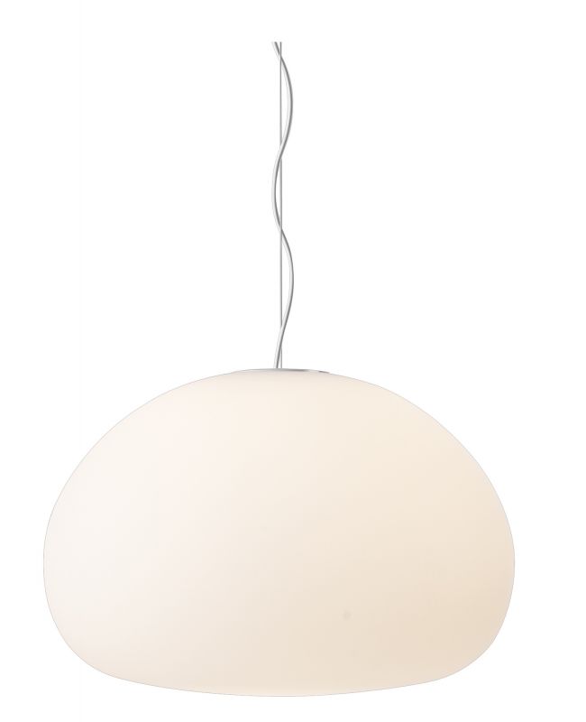 Weiße Muuto Fluid Pendelleuchte Large mit sanftem Licht und filigranem Kabel.